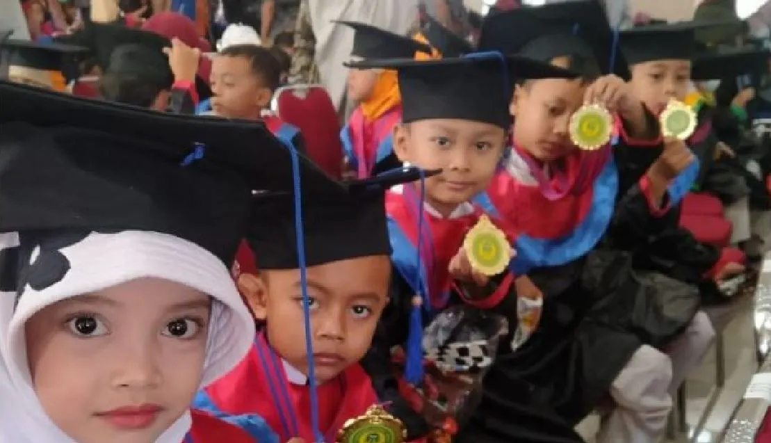 Ilustrasi wisuda pelajar 
