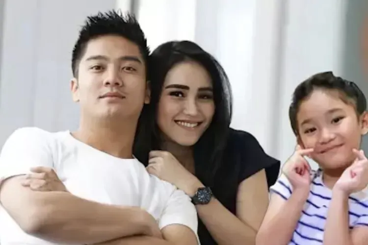 Kedekatan Boy William dan Anak Ayu Ting Ting