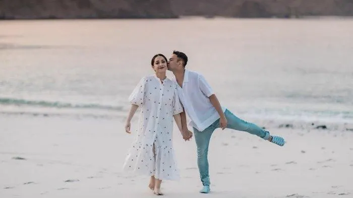 Nagita Slavina dan Raffi Ahmad