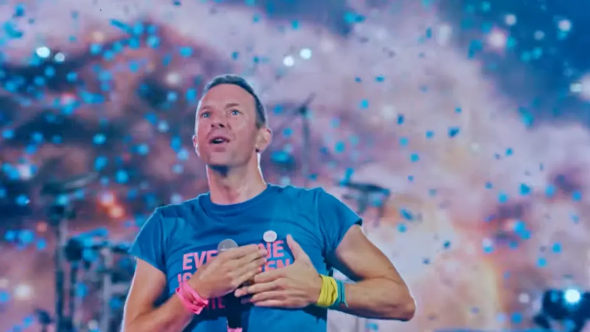 Konser Coldplay di Jakarta pada 15 November 2023 telah resmi diumumkan dan penggemar sudah dapat membeli tiketnya pada 17, 18 dan 19 Mei 2023.