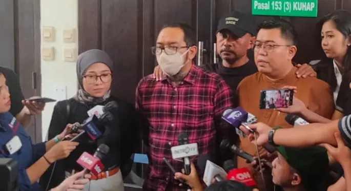 Potret ayah David, Jonathan Latumahina usai sidang tertutup 3 April 2023 .