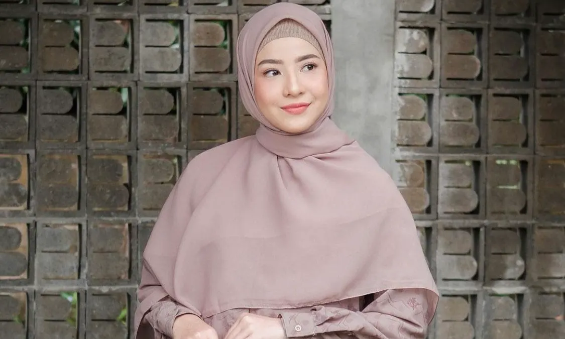 Natasha Rizky - Sempat Dilarang Desta, Akhirnya Natasha Rizky Mantap Berhijab Setelah Idap Penyakit Ini