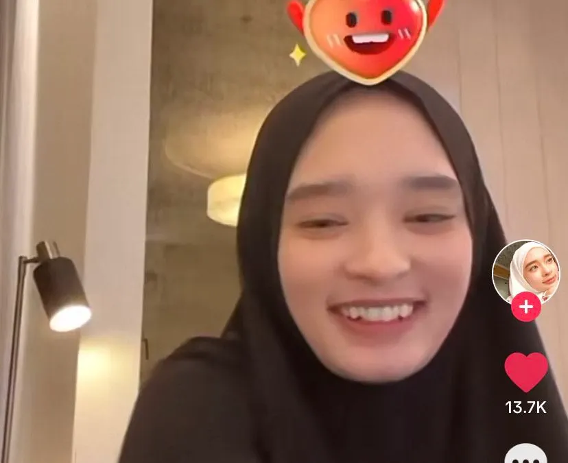 Salah satu warganet ada yang menawarkan agar mommy Starla, Inara Rusli dijodohkan dengan Ariel NOAH.