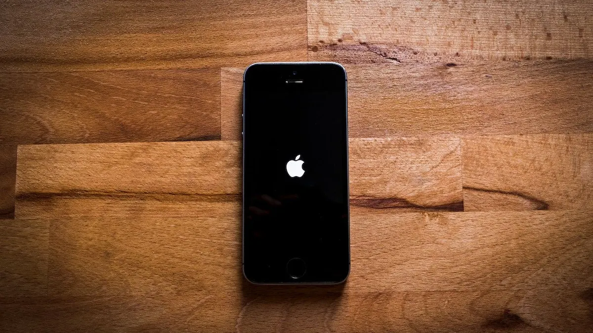Ilustrasi iPhone 8.