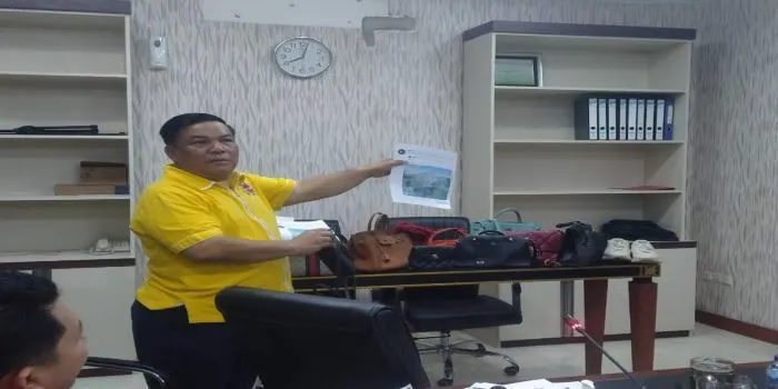Klarifikasi Sekda Provinis Riau terkait Foto Istrinya yang Viral
