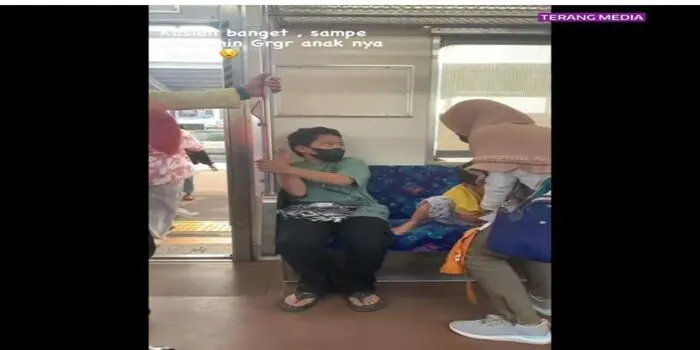 Viral Seorang Penumpang Diduga Diturunkan dari KRL karena Anaknya Rewel