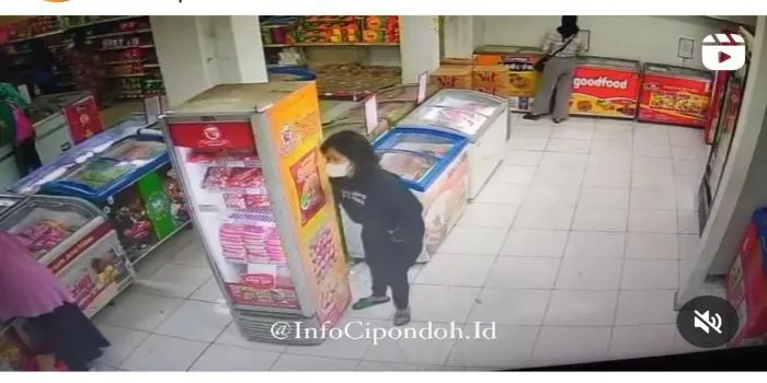 pencurian bakso di sebuah toko