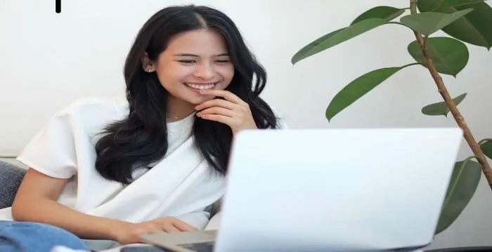 Sosok Maudy Ayunda Menginspirasi dengan Kecerdasan dan Kecantikannya