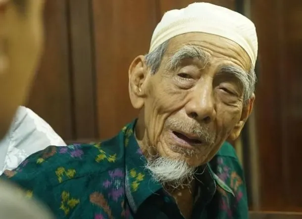 Mbah Moen pernah berikan nasihat untuk menjadi cepat kaya yang bila diamalkan selepas salat Subuh niscaya rezeki akan datang dengan sendirinya.