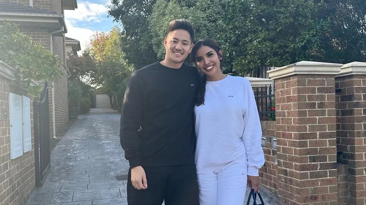 Postingan foto perut buncit Millen Cyrus menjadi sorotan netizen.