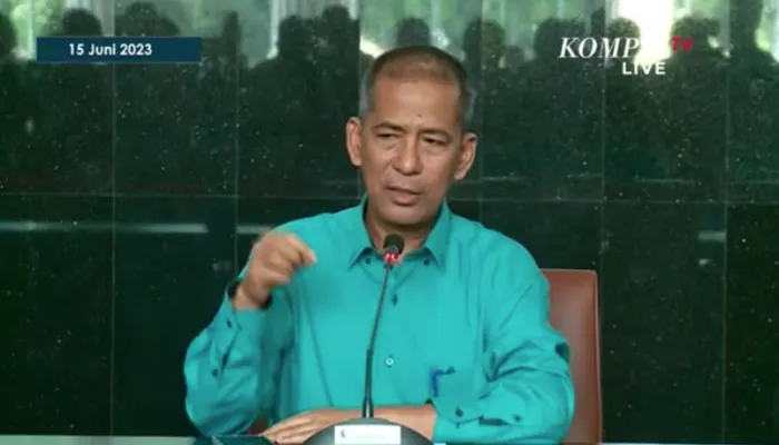 Buntut cuitan tentang bocoran putusan hasil sidang sistem pemilu, Mahkamah Konstitusi (MK) bakal melaporkan Denny Indrayana ke organisasi advokat yang menaunginya.
