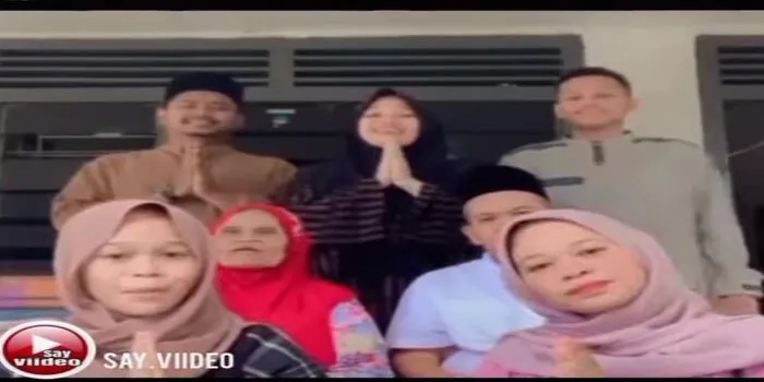 Momen kocak video Ucapan Selamat Hari Lebaran yang gagal karena sang nenek