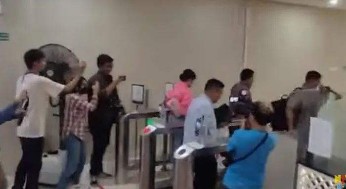 Penampakan Nindy Ayunda Memenuhi Panggilan Aparat Kepolisian