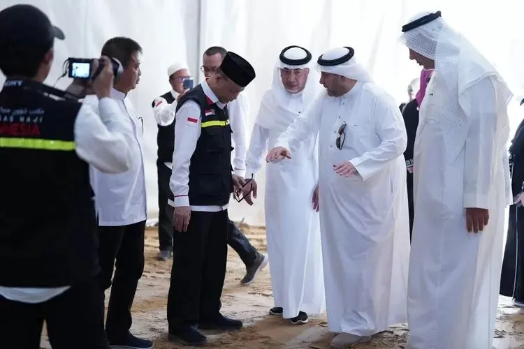 Jelang Kedatangan Jemaah Haji dari Madinah, PPIH Pantau Persiapan Fasilitas Tenda Arafah dan Mina