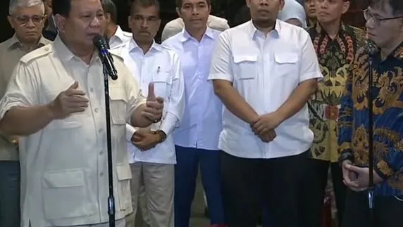 Terdeteksi pendekatan yang dilakukan oleh pihak PDIP kepada Prabowo Subianto menjelang Pilpres 2024.