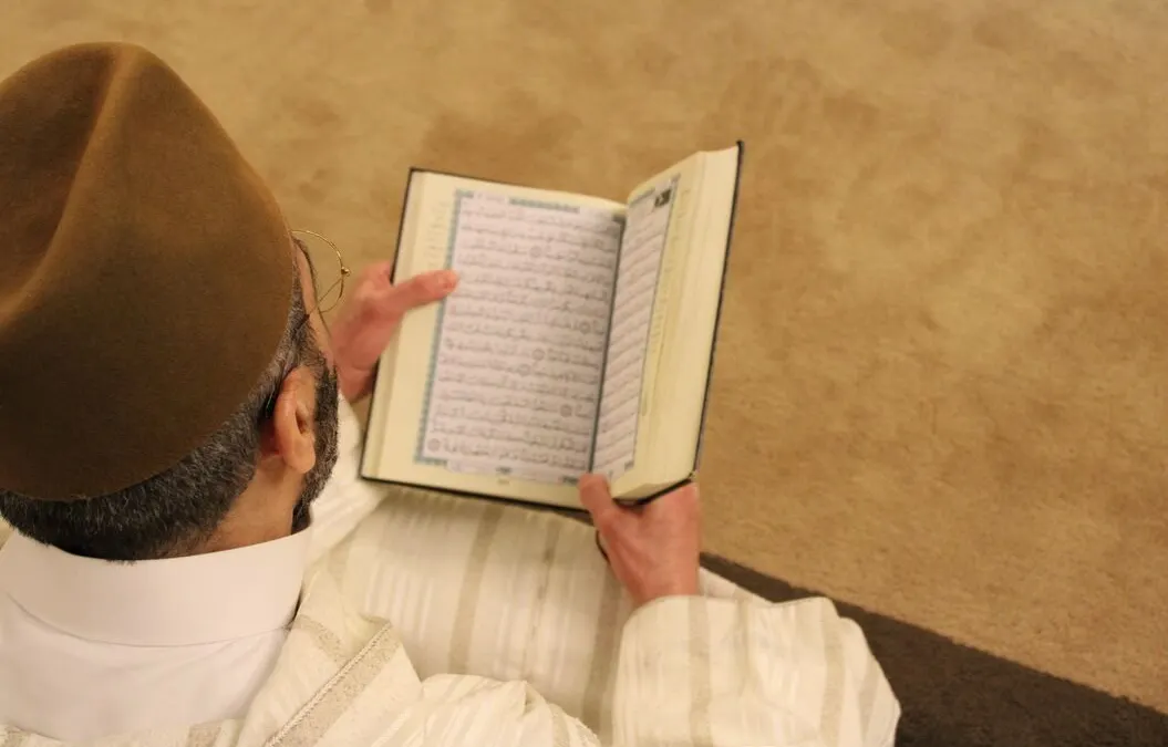 Ilustrasi Amalan Penting Saat Nuzulul Quran 2023