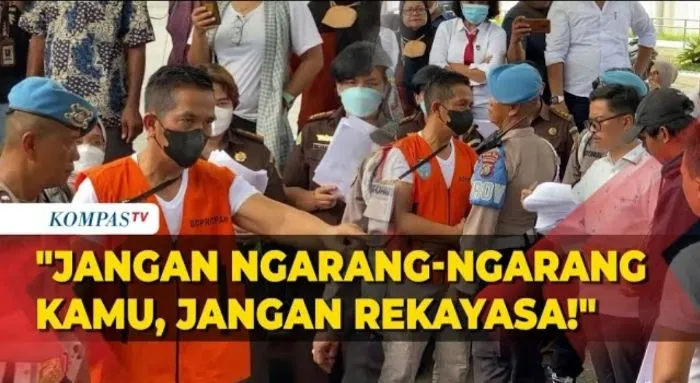 AKBP Achiruddin Hasibuan saat rekonstruksi berlangsung terlihat emosi dan banyak memberikan protes.