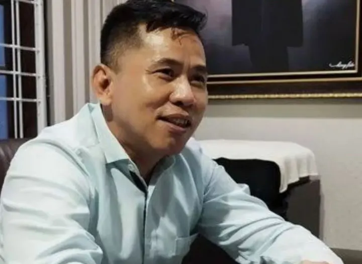 Meski banyak diprotes, Ketua RT Riang Prasetya justru tetap pada keputusannya akan melakukan pembongkaran ruko di Pluit.