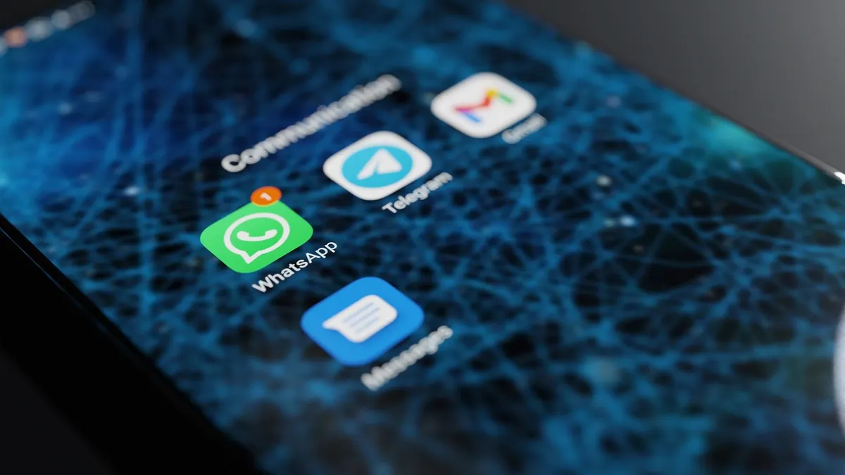 Ilustrasi cara nonaktifkan akun WhatsApp sementara meski data internet tetap menyala.