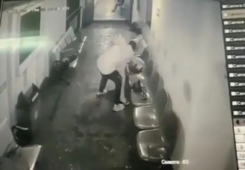 Viral kejadian viral suami lempar istri ke laut.