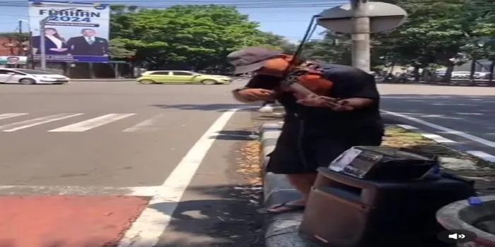 Sosok Seniman Jalanan Ini Dicari Hotman Paris, Ada Apakah?