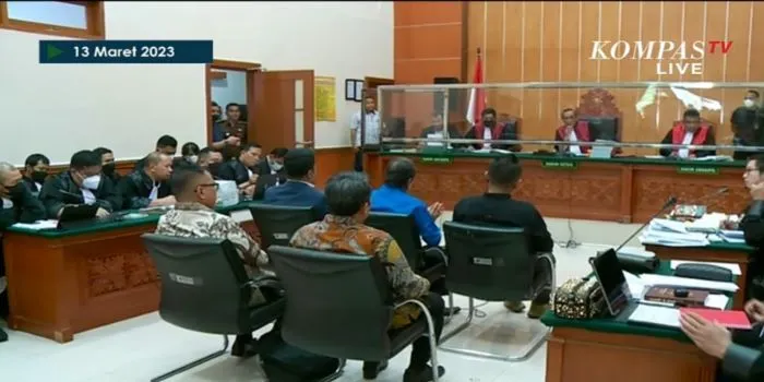 Sidang Teddy Minahasa di PN Jakta Barat