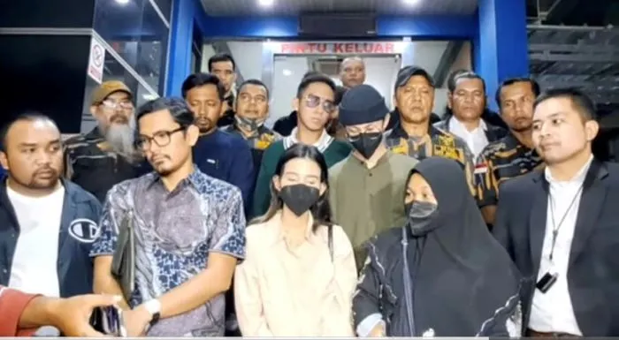 Tenri Ajeng Anisa atau Tenten Anisa Melaporkan Pencemaran Nama Baik yang Dilakukan Virgoun dan Inara Rusli