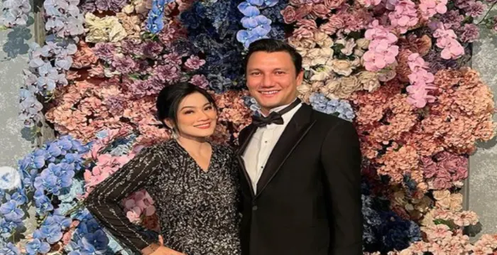 pasangan Titi Kamal dan Christian Sugiono Sedang Diguncang Isu Tak Sedap