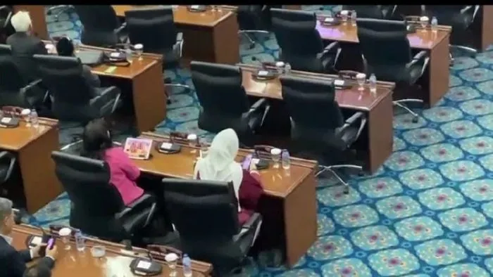 Cinta Mega Terciduk Diduga Main Judi Slot saat Rapat Beri Bantahan, PDIP: Semoga yang Pertama dan Terakhir