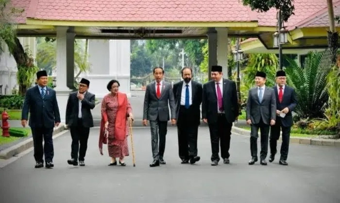 Presiden Jokowi bersama sederet Ketum Parpol