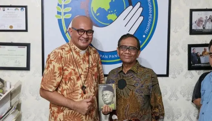 Romo Paschalis dan Mahfud MD