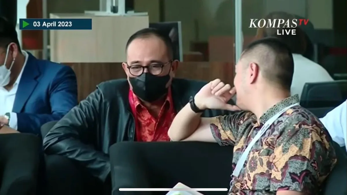 Rafael Alun Trisambodo diperiksa KPK hari ini