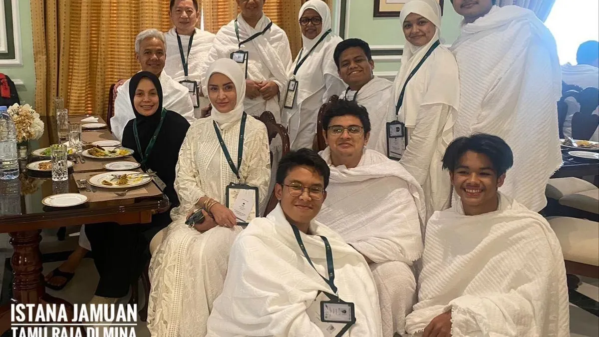 Momen Ganjar Pranowo dan Anies Baswedan Kompak Naik Haji Bareng