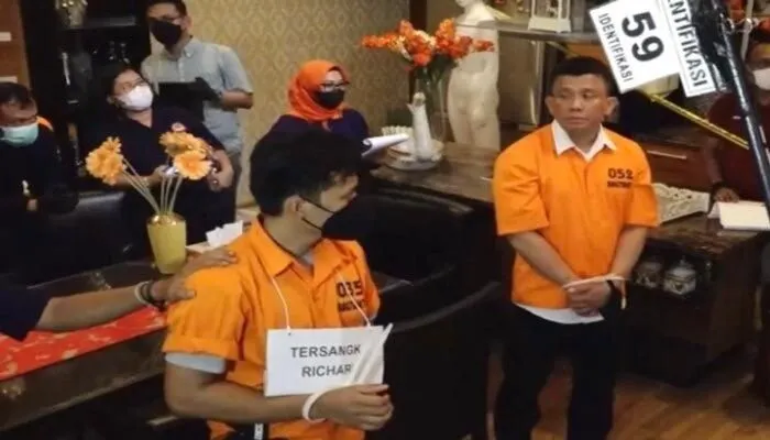 Bharada E emosi dan marah kepada Ferdy Sambo dan 3 tersangka lainnya dalam gelar rekonstruksi pembunuhan Brigadir J.