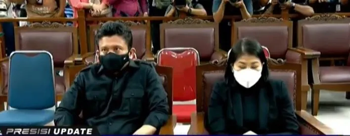 Terpopuler! Begini Ekspresi Ferdy Sambo dan Putri Candrawathi Saat Diminta Buka Masker oleh Ayah Brigadir J