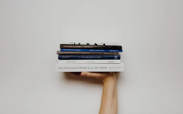 7 Manfaat Baca Buku yang Perlu Kamu Ketahui, Ternyata Tak Hanya Nambah Ilmu Lho!