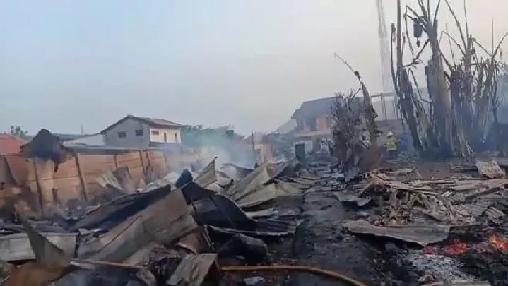 pemukiman padat penduduk Cakung Jakarta Timur kebakaran 40 unit rumah ludes terbakar