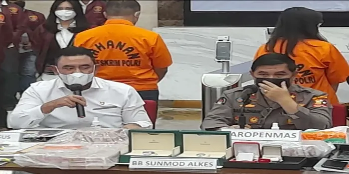 Jumpa Pers terkait investasi bodong alat kesehatan.