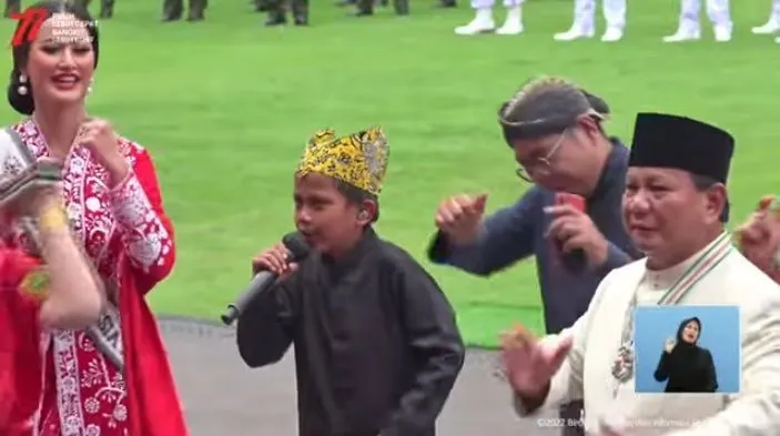 Farel Prayoga mendadak viral setelah tampil menyanyikan lagu Ojo Dibandingke di hadapan Presiden Jokowi usai Upacara HUT ke 77 Republik Indonesia di istana Merdeka.