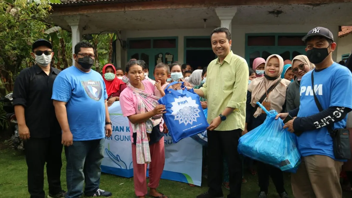 PNM Berikan Bantuan Korban Bencana Letusan Gunung Semeru
