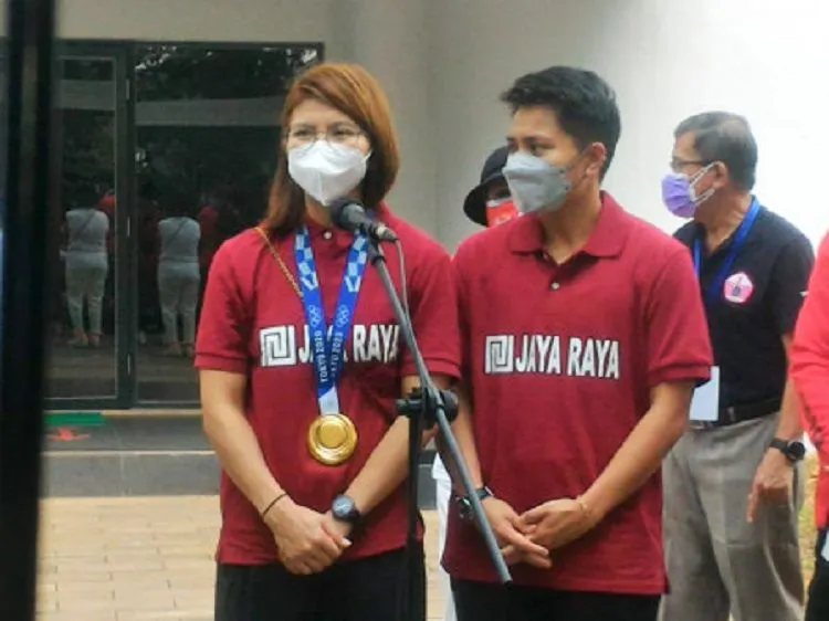 Nama peraih medali emas Olimpiade Tokyo 2020, Greysia Polii dan Apriyani Rahayu diabadikan sebagai nama gedung multisport di Kompleks Olahraga Ragunan