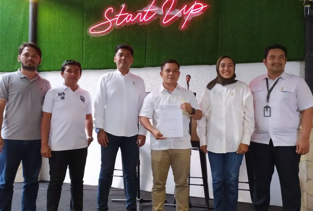 Marwan Suherwan (keempat dari kiri) siap ramaikan bursa pencalonan Ketua Umum Hipmi Kota Bogor. (Yogi Faisal)