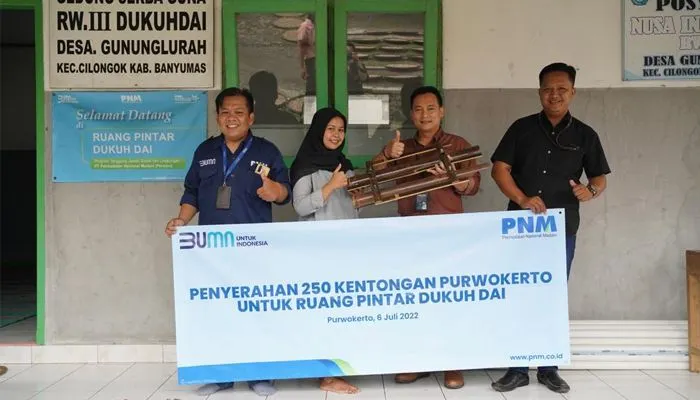 PNM Serahkan 250 Kentongan Purwokerto ke Ruang Pintar Dukuh Dai