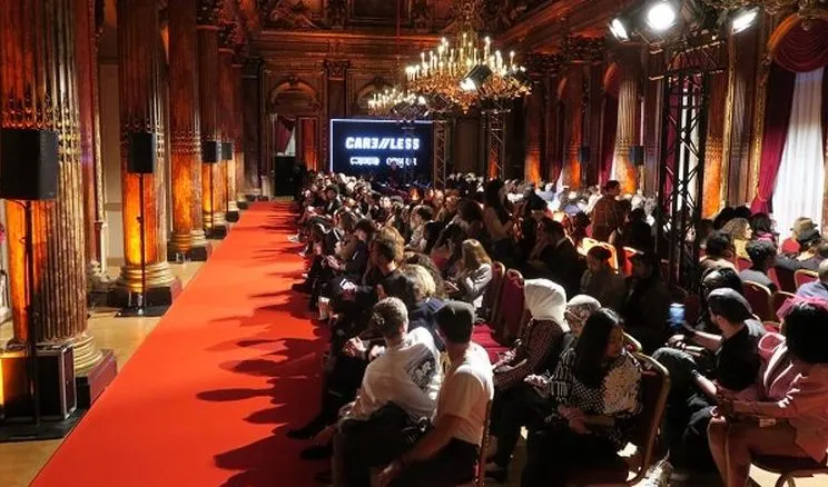 Ilustrasi Paris Fashion Week.