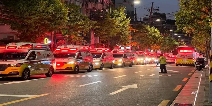 Ambulans di sekitaran Itaewon [KoreaBoo]