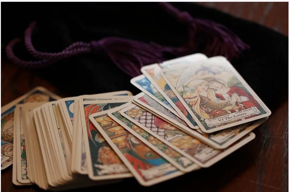 Ramalan Tarot Besok Jumat 26 Agustus 2022: Leo Rencanakan Masa Depan, Aquarius Tak Punya Waktu untuk Drama