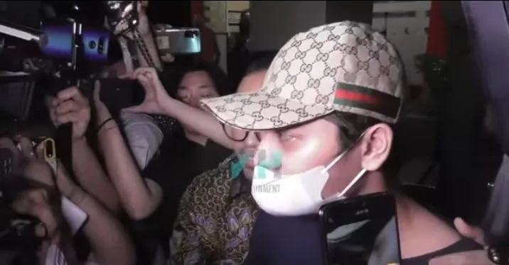 Datang ke Polres Untuk Wajib Lapor, Rizky Billar Lari Saat Dikejar Awak Media, Pakar Psikolog: Dia Trauma