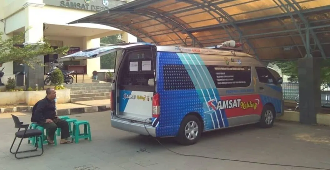 Ilustrasi layanan samsat keliling.