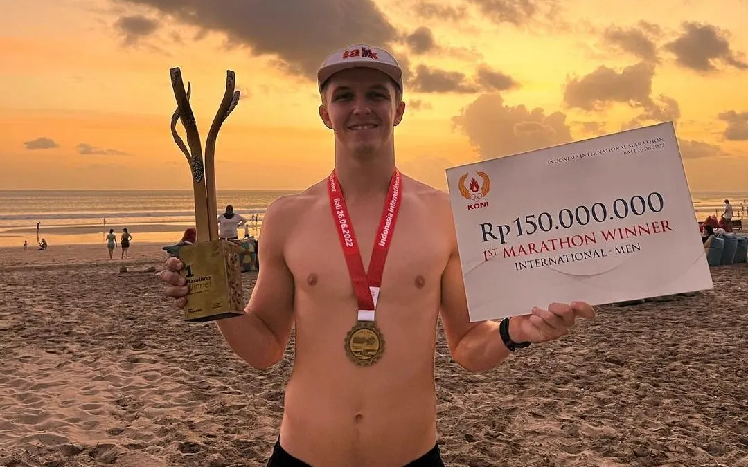 Pelari asing Jack Ahearn juarai Indonesia International Marathon 2022 dalam kategori marathon pria.