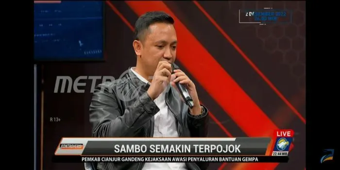 Ronny Talapessy menyoroti perubahan BAP Ricky Rizal dan Kuat Maruf terkait sarung tangan, begini katanya